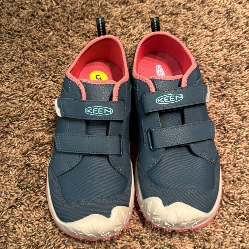 NWOB KEEN Speed Hound Blue Wing Teal/Fruit Dove Sz 5 or 37